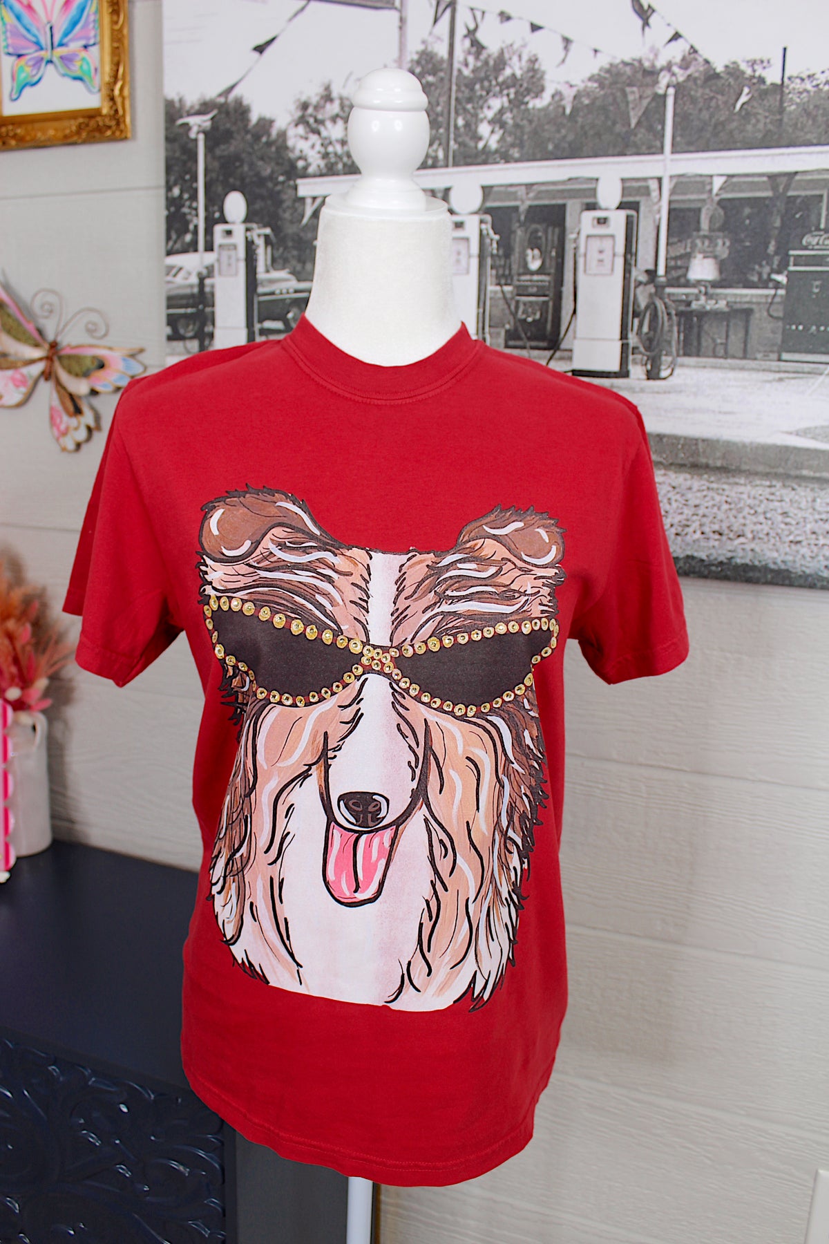 The Queen Tee