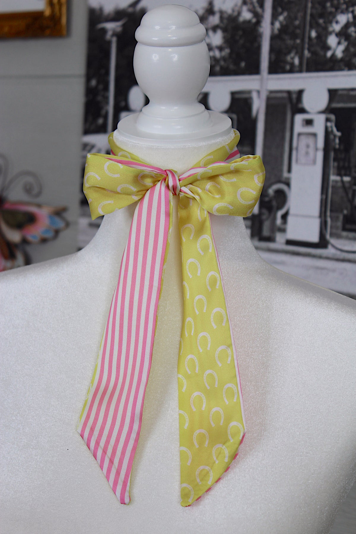 Pink Lemonade Horseshoe Twilly